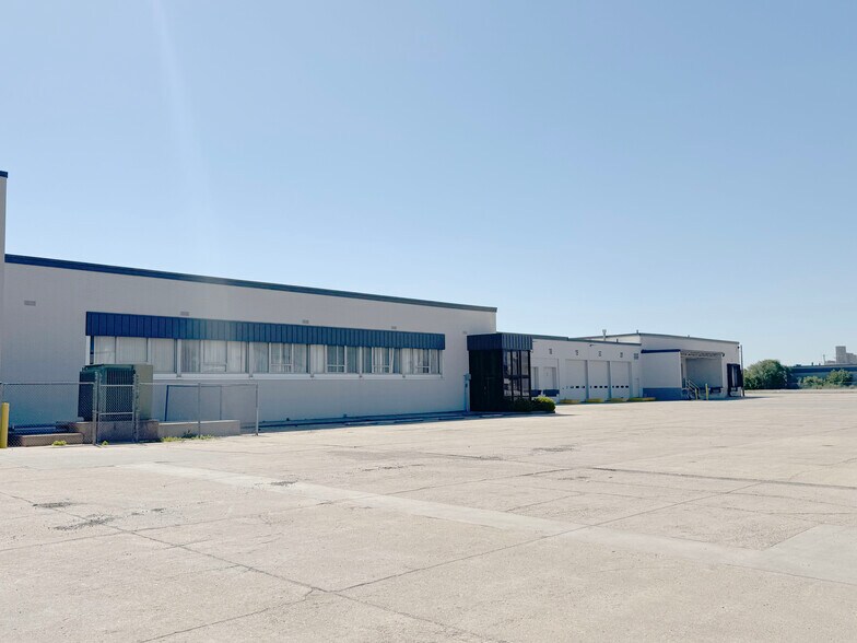 700 E 37th St N, Wichita, KS à louer - Photo de l’immeuble – Image 3 sur 7