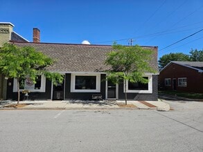 104 E Madison Ave, Kirklin, IN à louer Photo de l’immeuble– Image 1 sur 6