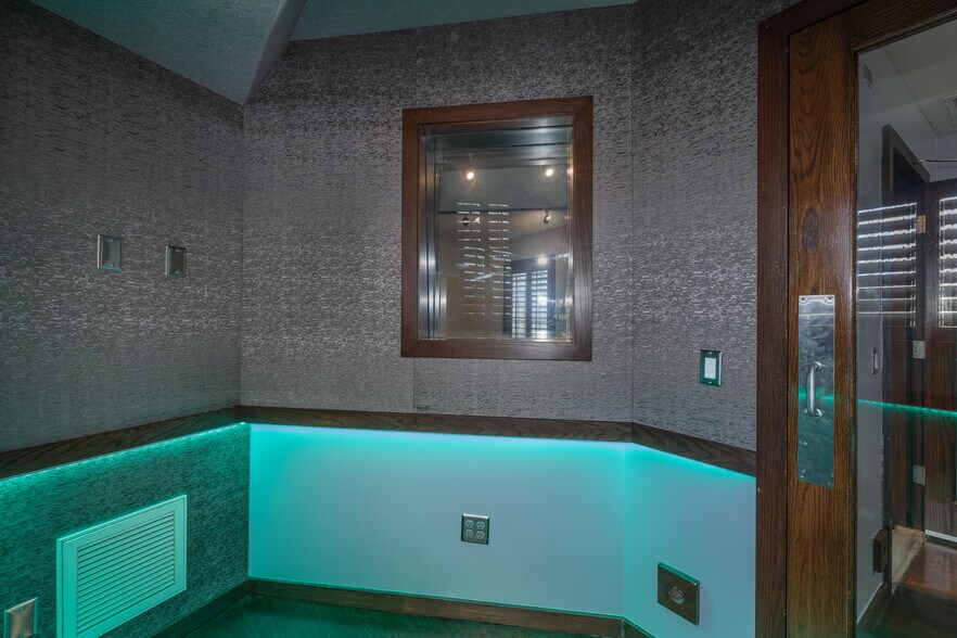 5102 Vineland Ave, North Hollywood, CA à louer - Photo intérieure – Image 2 sur 24