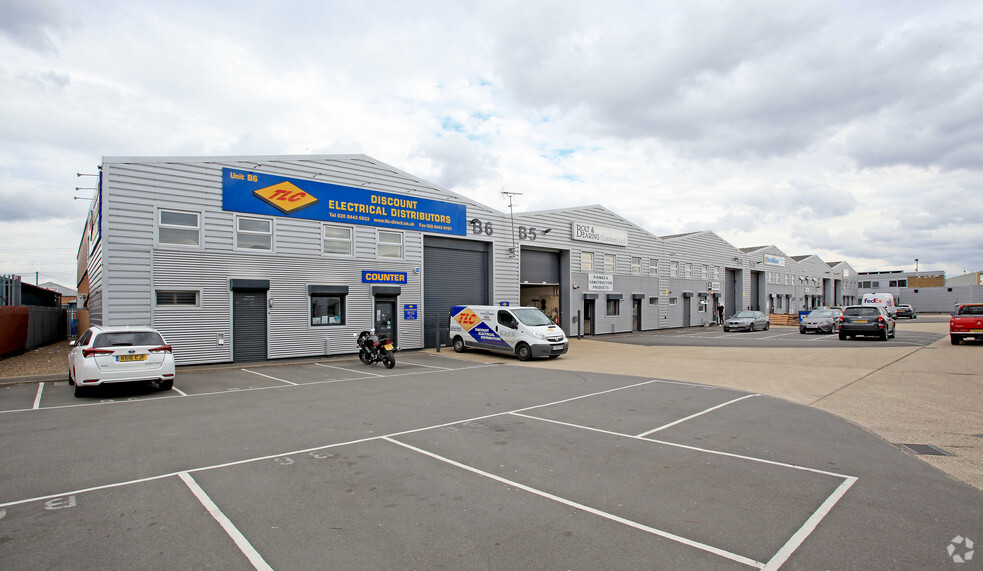 Meridian Way, Enfield à louer - Photo principale – Image 1 sur 11