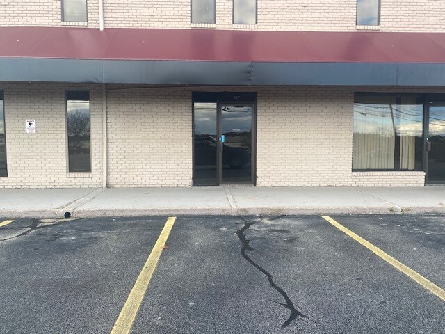 365 Westgate Dr, Brockton, MA à louer - Photo de l’immeuble – Image 3 sur 15