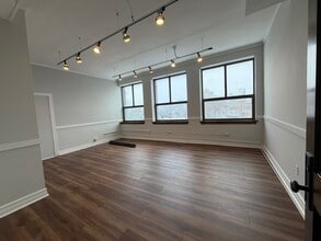 1467 N Elston Ave, Chicago, IL à louer Photo intérieure– Image 1 sur 3