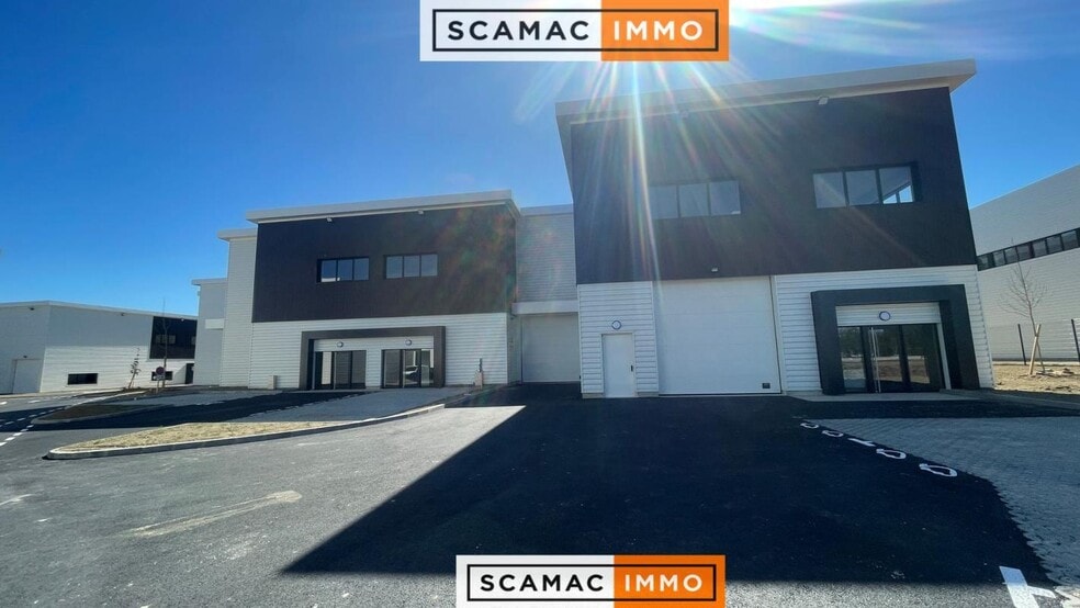 Local d'activités dans Ollainville à vendre - Photo de l’immeuble – Image 3 sur 11