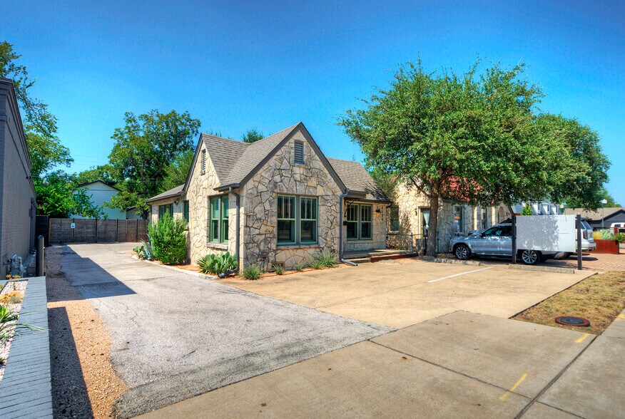 4524 Burnet Rd, Austin, TX à vendre - Photo de l’immeuble – Image 2 sur 9