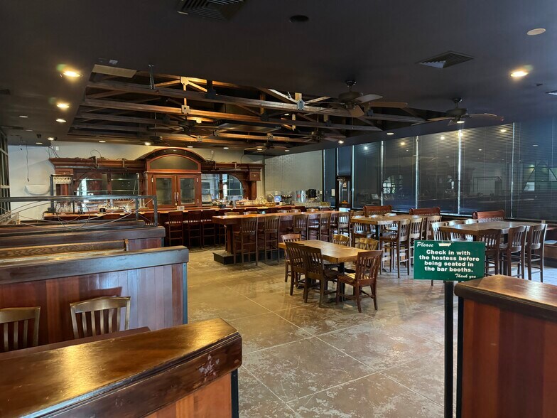 914 Mall Loop Rd, High Point, NC à vendre - Photo de l’immeuble – Image 3 sur 20