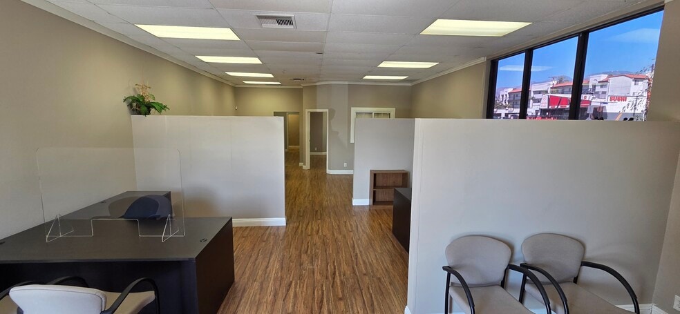 1740 Huntington Dr, Duarte, CA à louer - Photo intérieure – Image 3 sur 8