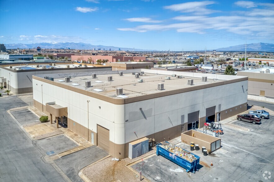 441 Eastgate Rd, Henderson, NV à louer - Photo de l’immeuble – Image 3 sur 6