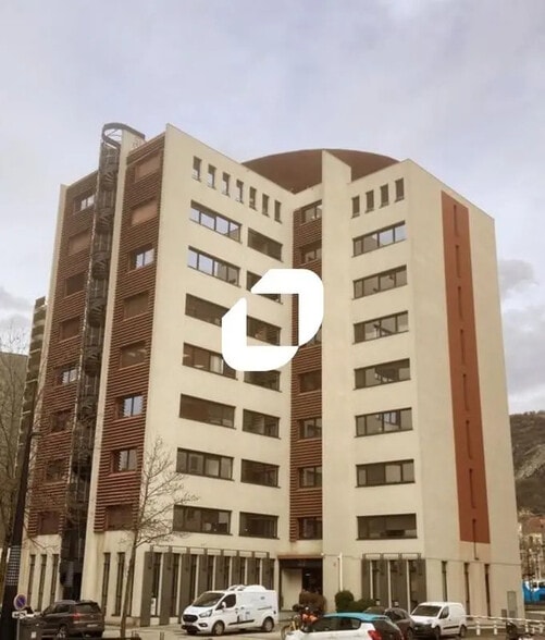 Bureau dans Grenoble à louer - Photo de l’immeuble – Image 1 sur 8