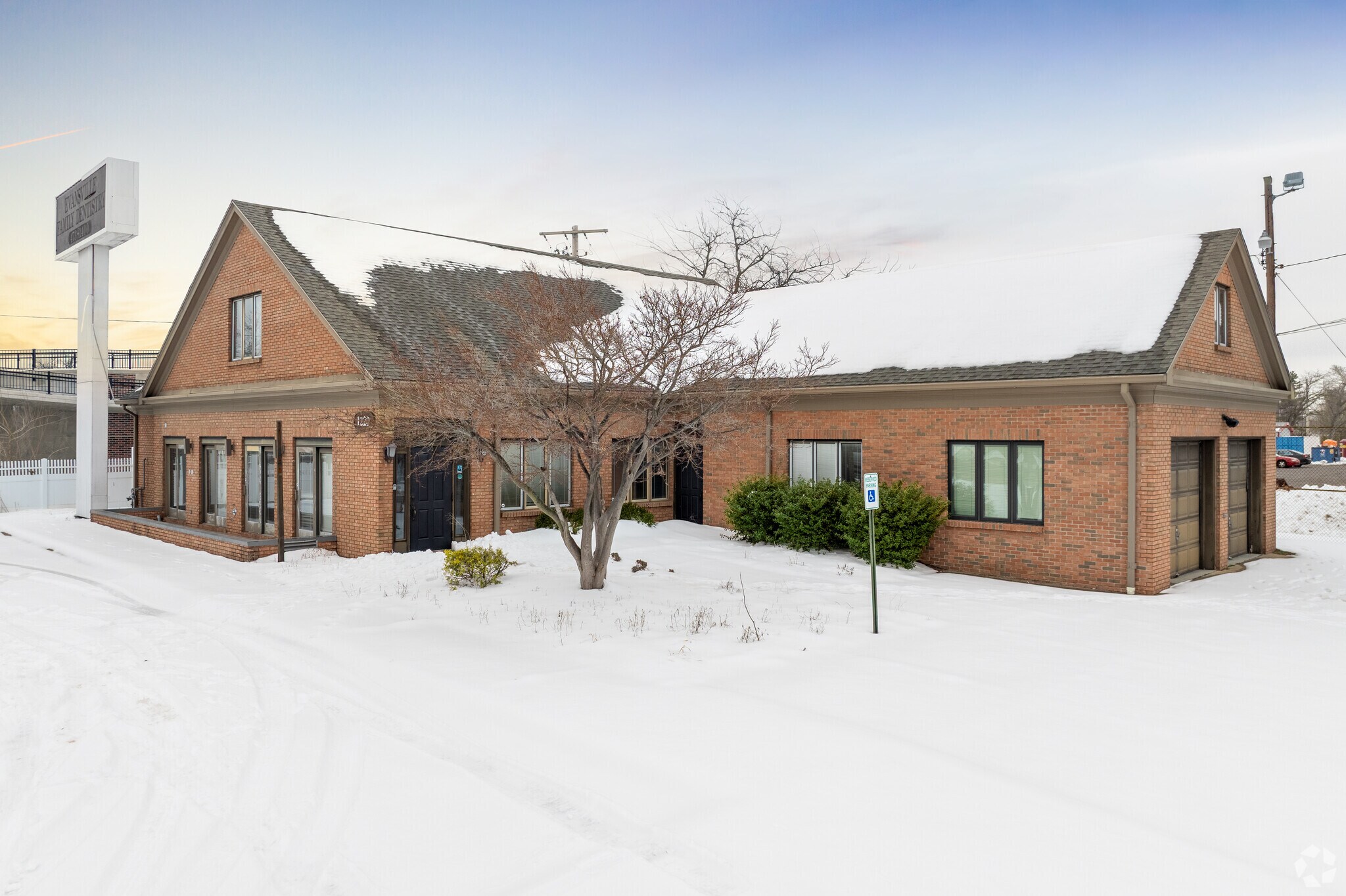 1220 Washington Ave, Evansville, IN à vendre Photo principale– Image 1 sur 18