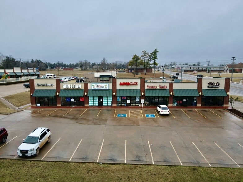 2108 S Division St, Guthrie, OK à louer - Aérien – Image 1 sur 7