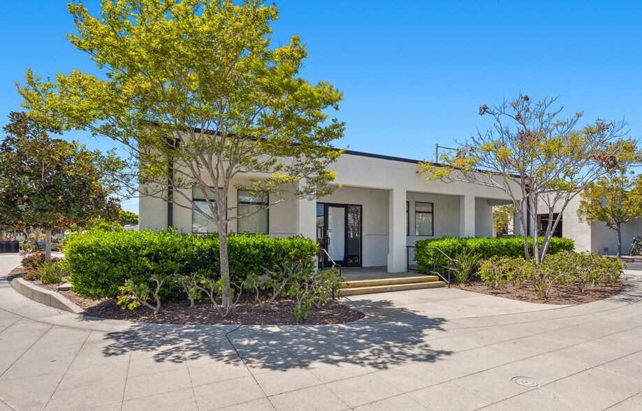 2837 Historic Decatur Rd, San Diego, CA à louer - Photo de l’immeuble – Image 1 sur 14
