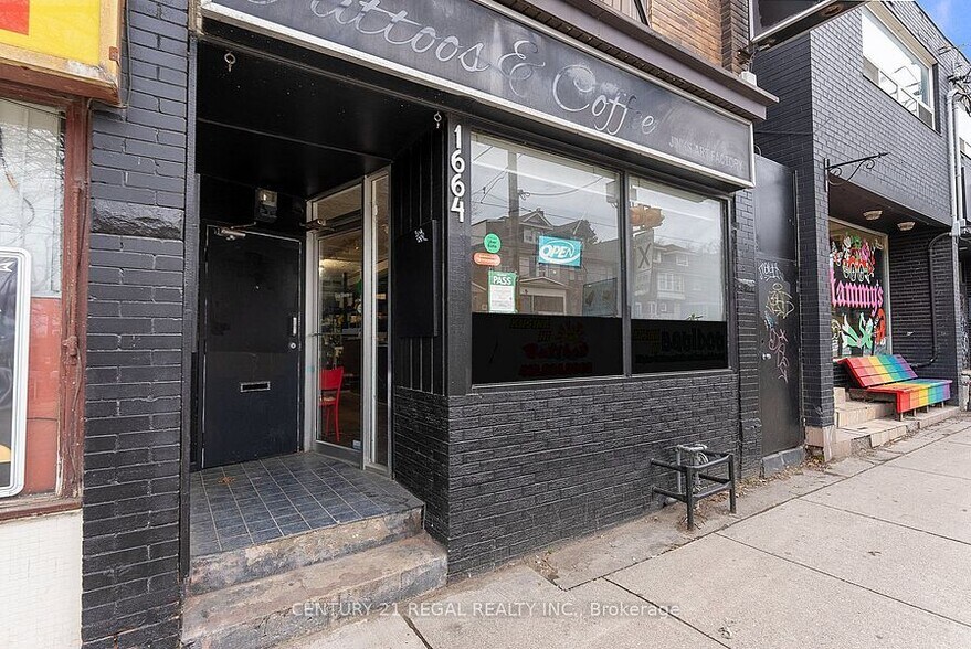 1664 Queen St W, Toronto, ON à vendre - Photo de l’immeuble – Image 3 sur 30