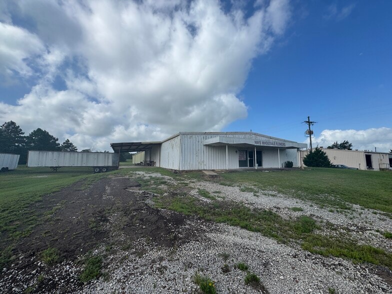 629 W Rutherford St, Mount Vernon, TX à vendre - Photo de l’immeuble – Image 2 sur 5