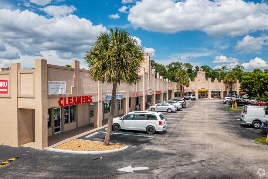 12951 Metro Pkwy, Fort Myers, FL à louer - Photo de l’immeuble – Image 2 sur 5