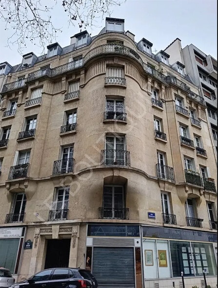 Local commercial dans Paris à louer - Photo de l’immeuble – Image 2 sur 4