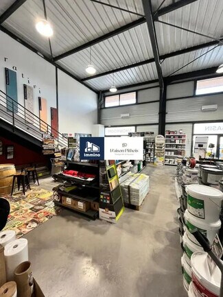 Plus de détails pour Local commercial à louer