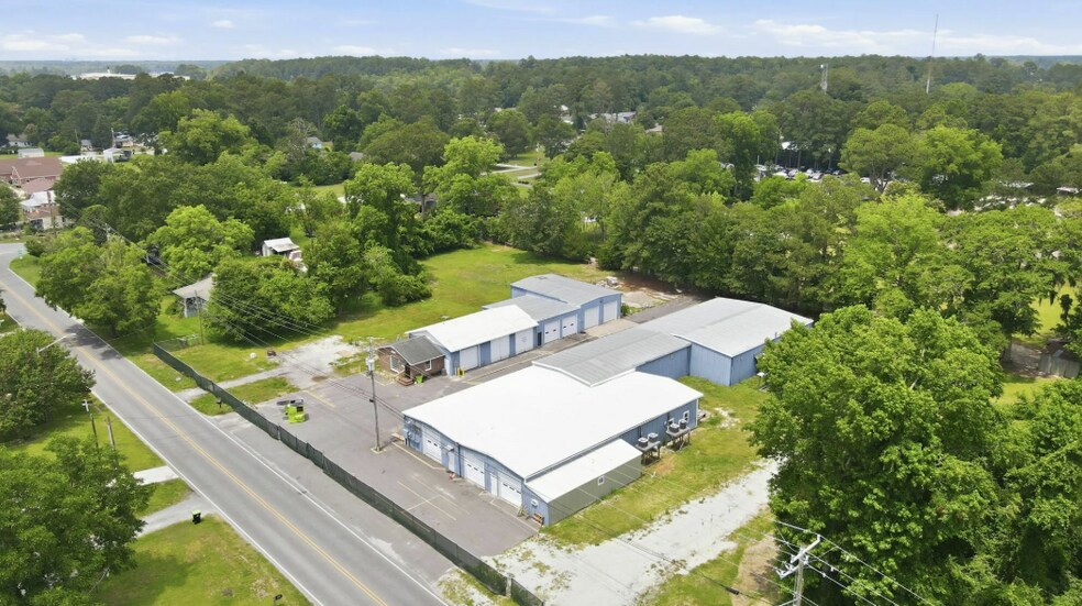 3102 Oaks Rd, New Bern, NC à louer - Photo de l’immeuble – Image 2 sur 14