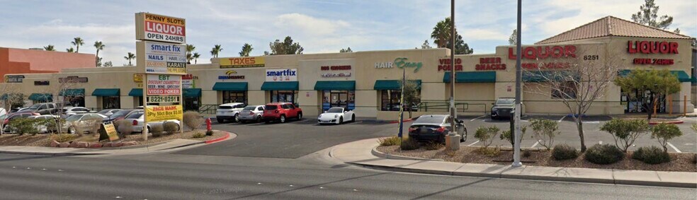 8221-8251 W Charleston Blvd, Las Vegas, NV à louer - Photo de l’immeuble – Image 2 sur 6
