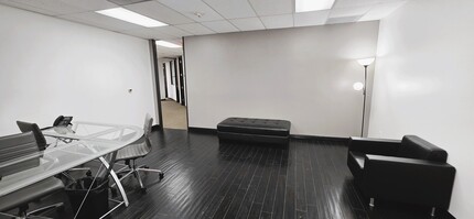 4545 Fuller Dr, Irving, TX à louer Photo intérieure– Image 2 sur 12