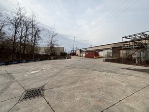 4911 Grant Ave, Cuyahoga Heights, OH à louer Photo intérieure– Image 2 sur 6