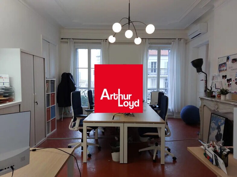 Bureau dans Toulon à louer - Photo de l’immeuble – Image 1 sur 9