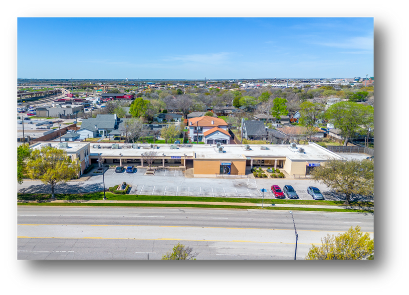 1340 S main St, Grapevine, TX à vendre - Photo de l’immeuble – Image 3 sur 17