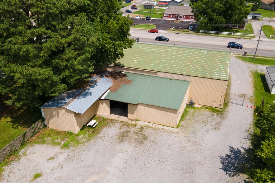 405 S Pershing St, Energy, IL à vendre - Photo de l’immeuble – Image 3 sur 28