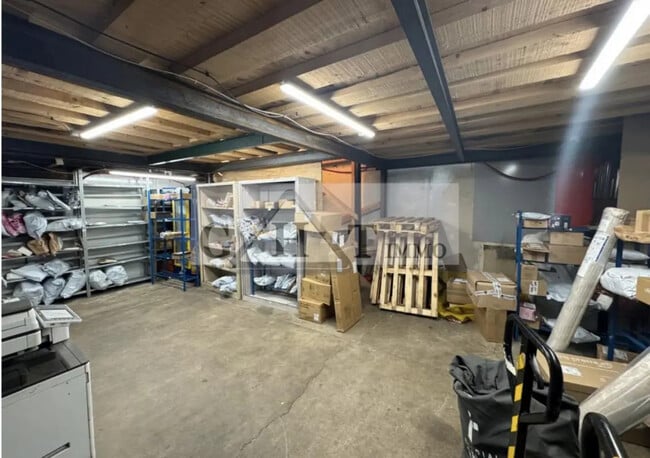 Plus de détails pour Industriel/Logistique à louer