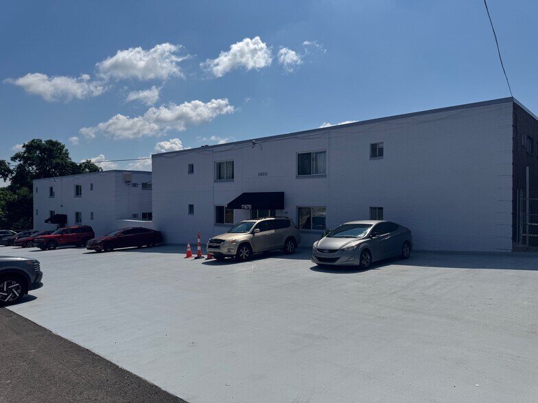 59 Apartments/4 Commercial Penn Hills portefeuille de 2 biens à vendre sur LoopNet.fr - Photo de l’immeuble – Image 3 sur 11