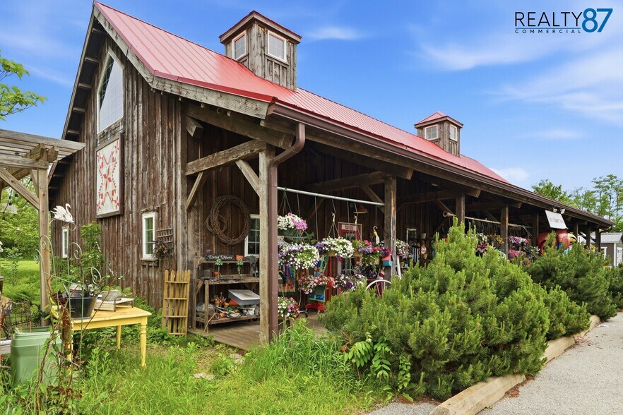 495 Miller Rd, Hiawatha, IA à vendre - Photo de l’immeuble – Image 3 sur 26