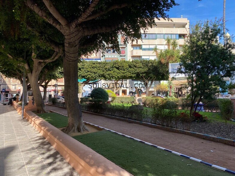 Local commercial dans Orihuela à vendre - Photo de l’immeuble – Image 1 sur 7