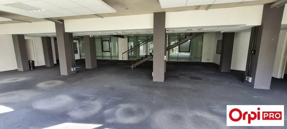 Bureau dans Saint-Brieuc à louer - Photo de l’immeuble – Image 2 sur 10