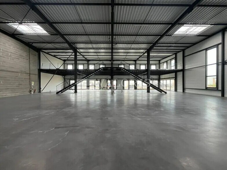 Local d'activités dans Villefranche-sur-Saône à vendre - Photo intérieure – Image 2 sur 8