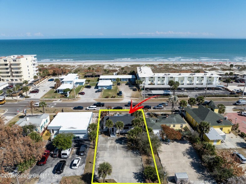 158 N Atlantic Ave, Cocoa Beach, FL à louer - Photo de l’immeuble – Image 2 sur 16
