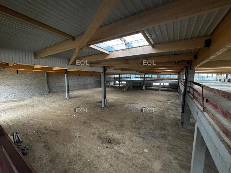 Local d'activités dans Tremblay-en-France à vendre - Photo de l’immeuble – Image 1 sur 3