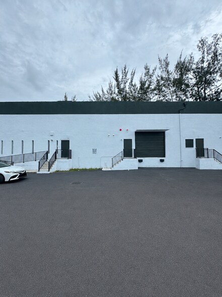 7361-7391 NW 78th St, Medley, FL à louer - Photo de l’immeuble – Image 2 sur 12