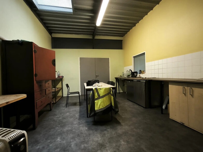 Local d'activités dans SAINT-OUEN-L'AUMONE à vendre - Photo intérieure – Image 3 sur 6