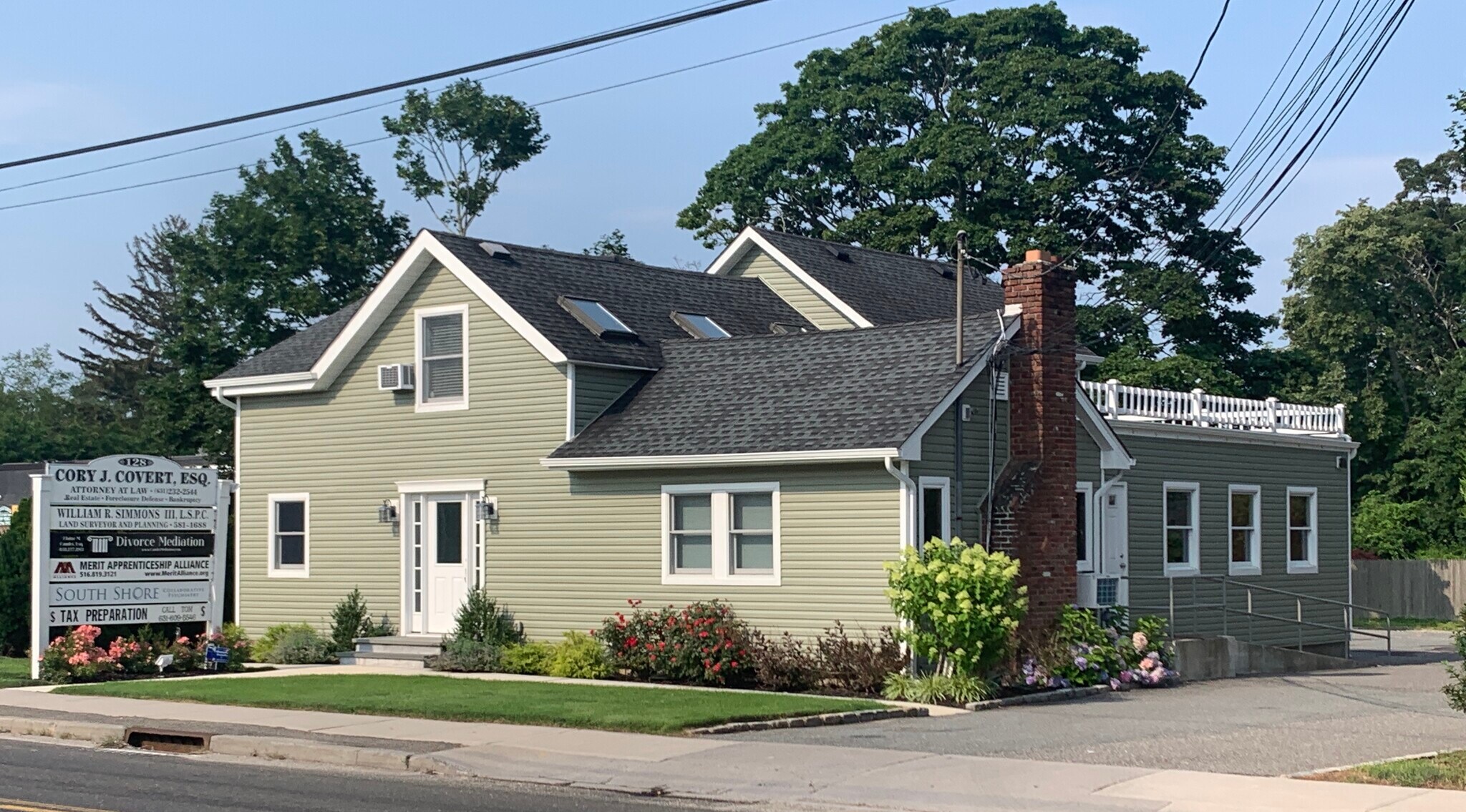 128 Carleton Ave, East Islip, NY à vendre Photo principale– Image 1 sur 11