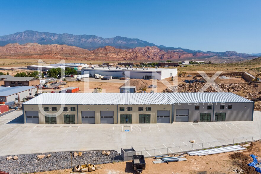 5508 240 N, Hurricane, UT à louer - Photo de l’immeuble – Image 2 sur 9
