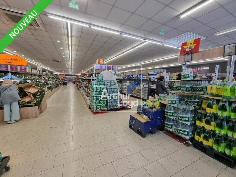 Local commercial dans Mareuil-lès-Meaux à louer - Photo de l’immeuble – Image 3 sur 5