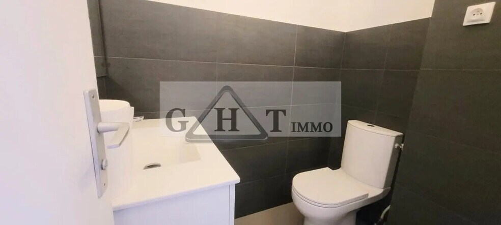 Local commercial dans Le Cannet à vendre - Photo de l’immeuble – Image 3 sur 7