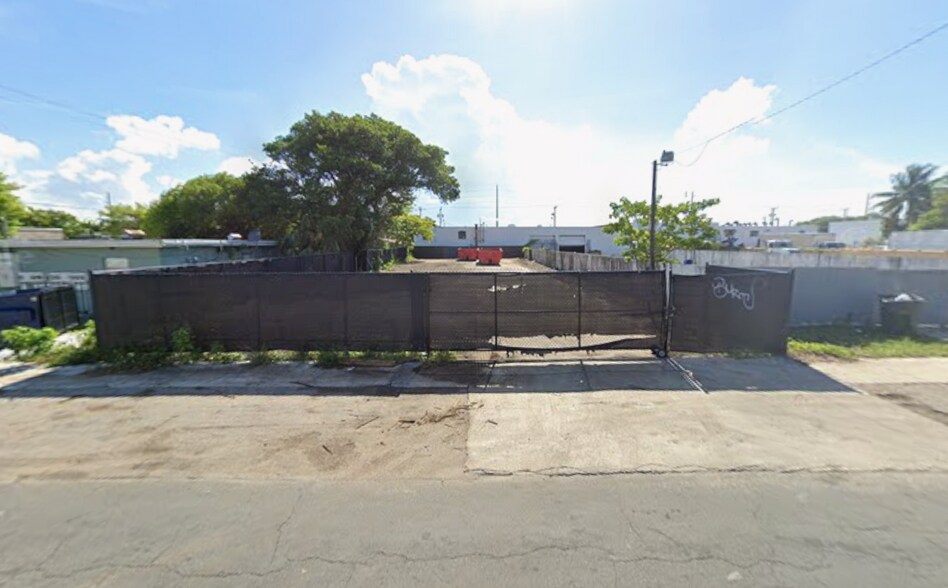 224 NW 2nd Ave, Hallandale Beach, FL à louer - Photo de l’immeuble – Image 1 sur 4