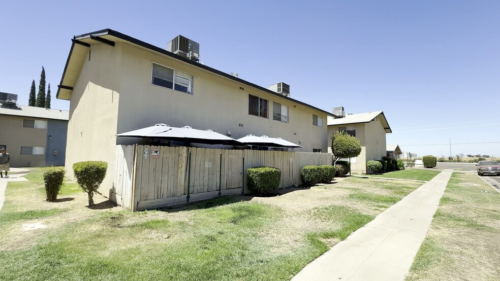 475 N Manila Ave, Fresno, CA à vendre - Photo de l’immeuble – Image 3 sur 22