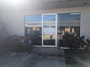 4152 Independence Ct, Sarasota, FL à louer Photo de l’immeuble– Image 1 sur 1