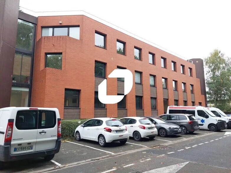 6 Rue Jean Pierre Timbaud, Montigny-le-Bretonneux à vendre - Photo de l’immeuble – Image 2 sur 15