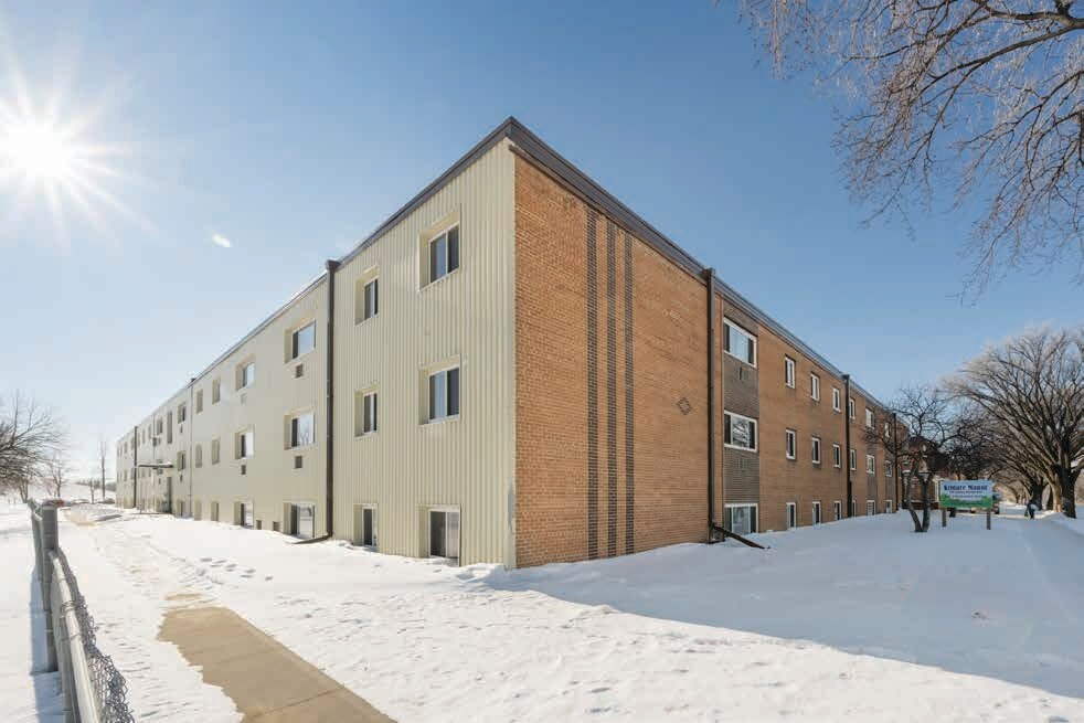 130-Suite Multifamily Offering portefeuille de 2 biens à vendre sur LoopNet.fr Photo de l’immeuble– Image 1 sur 2