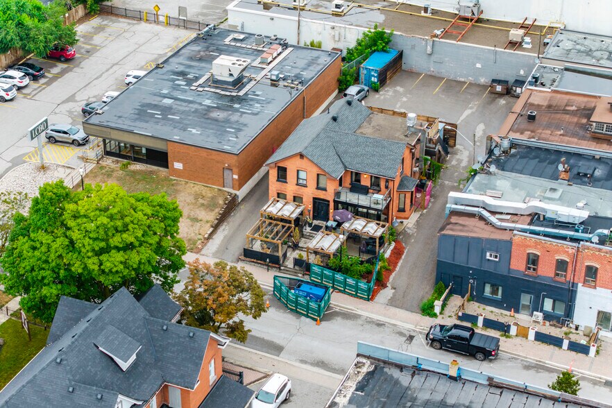 49 Mary St, Barrie, ON à vendre - Photo de l’immeuble – Image 2 sur 26