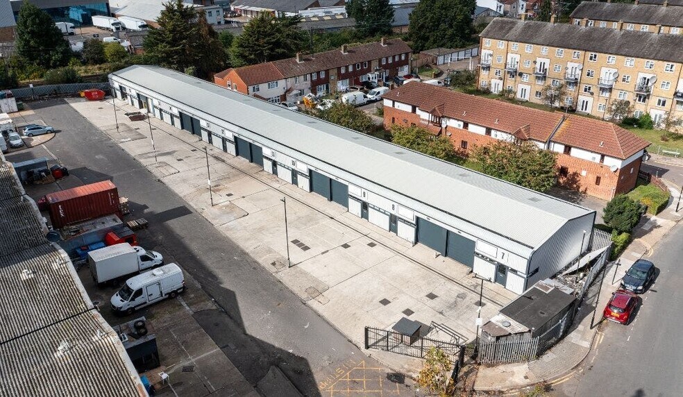 Langhedge Ln, Londres à louer - Photo de l’immeuble – Image 1 sur 81