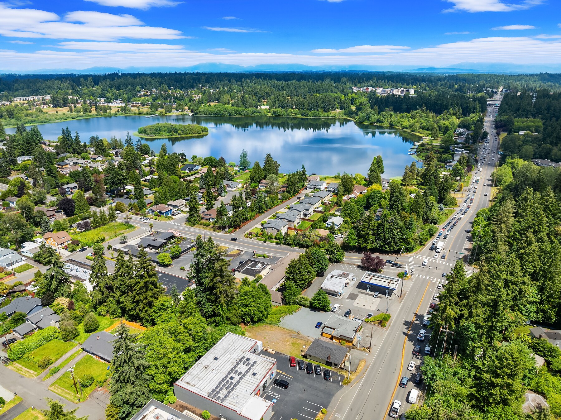 7629 Lake Ballinger Way, Edmonds, WA à vendre Photo de l’immeuble– Image 1 sur 9