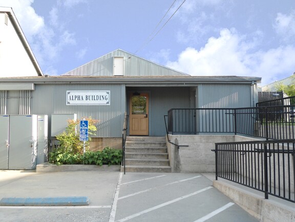 204 W Main St, Grass Valley, CA à louer Photo principale– Image 1 sur 20